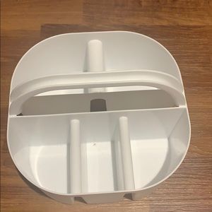 Storage container
